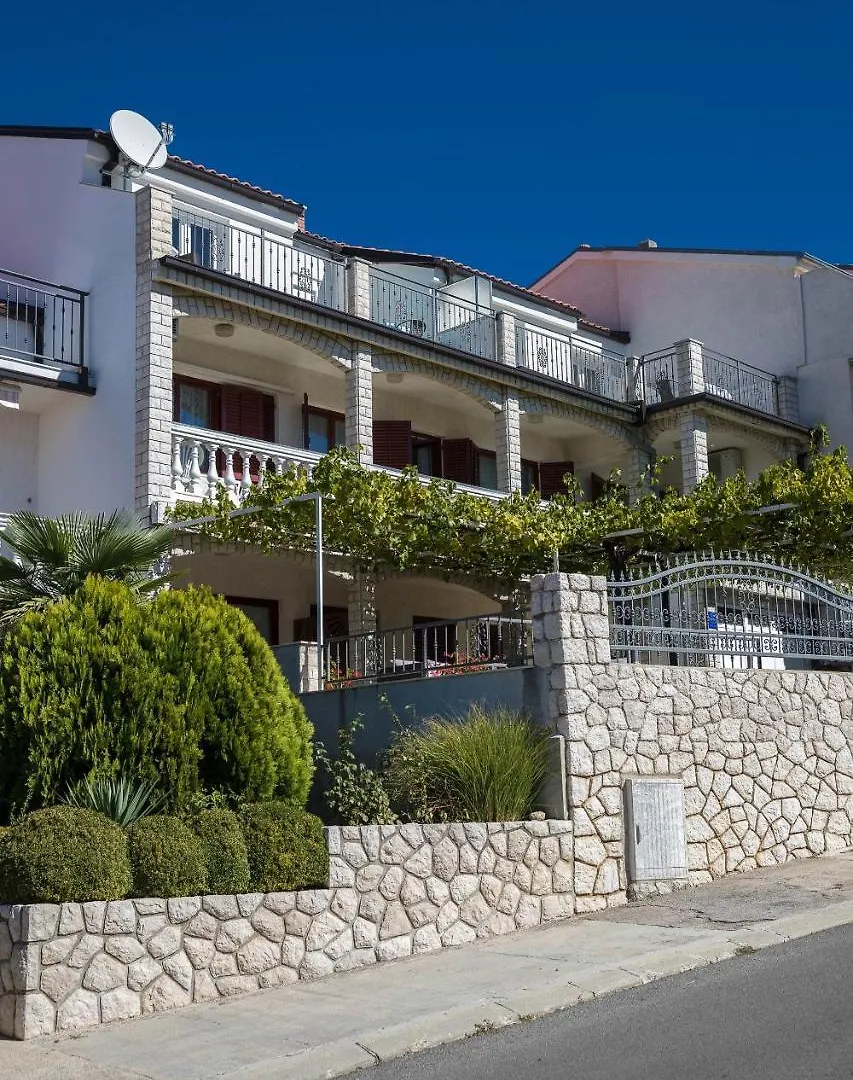 Apartments Baretic Crikvenica 0*,